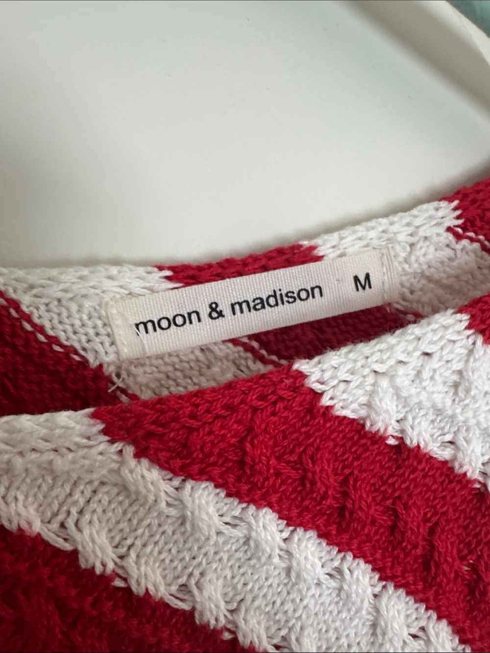 Moon & Madison Patriotic Red White and Blue USA Flag Knitted Tank Top Sz M - Picture 2 of 3